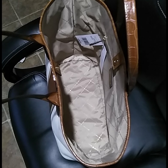 Purses - Picture 2 of 2